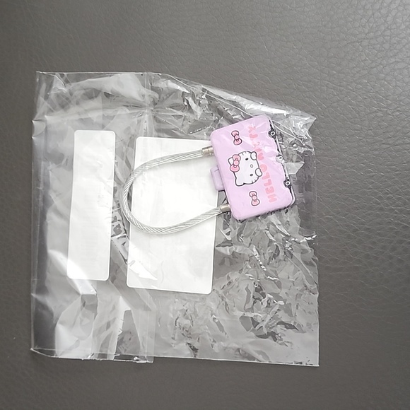 Hello Kitty Combination Lock - Picture 2 of 2